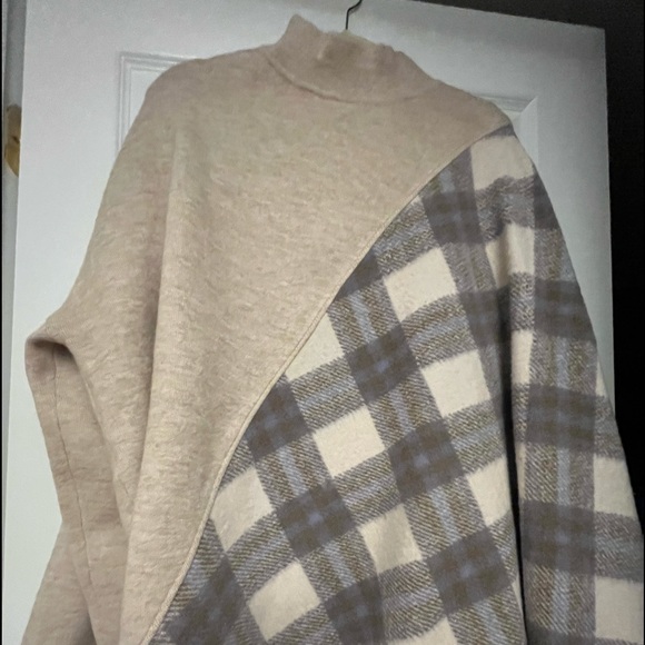 Anthropologie plaid poncho. Never been worn. One size fits all. - Picture 3 of 6